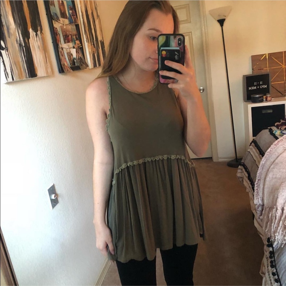 Green Tunic. Size Small.